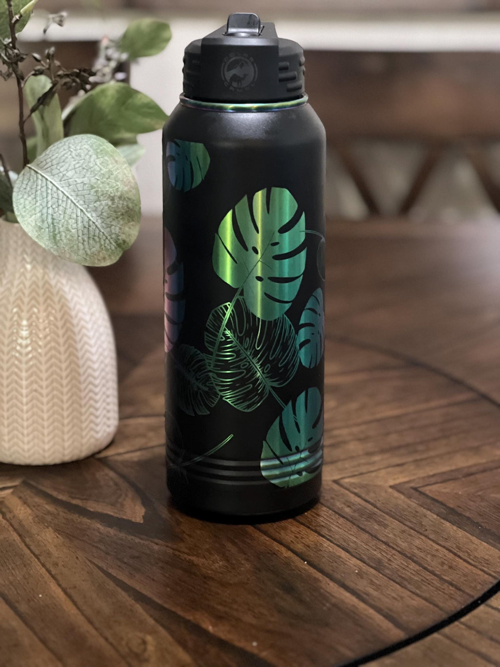 32 oz Engraved Monstera Leaf Wrap